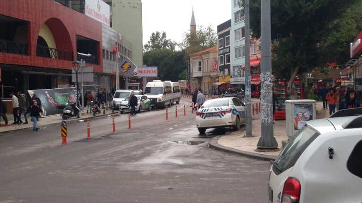 Kaldırımına Park Eden Trafik Polisine Ceza
