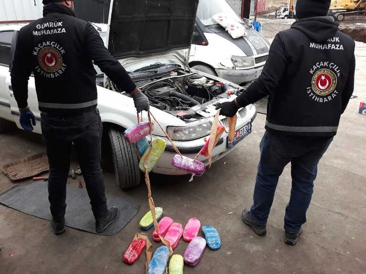 Kapıköy Sınır Kapısında Araç İçerisinde 35 Kilogram 684 Gram Eroin Ele Geçirildi