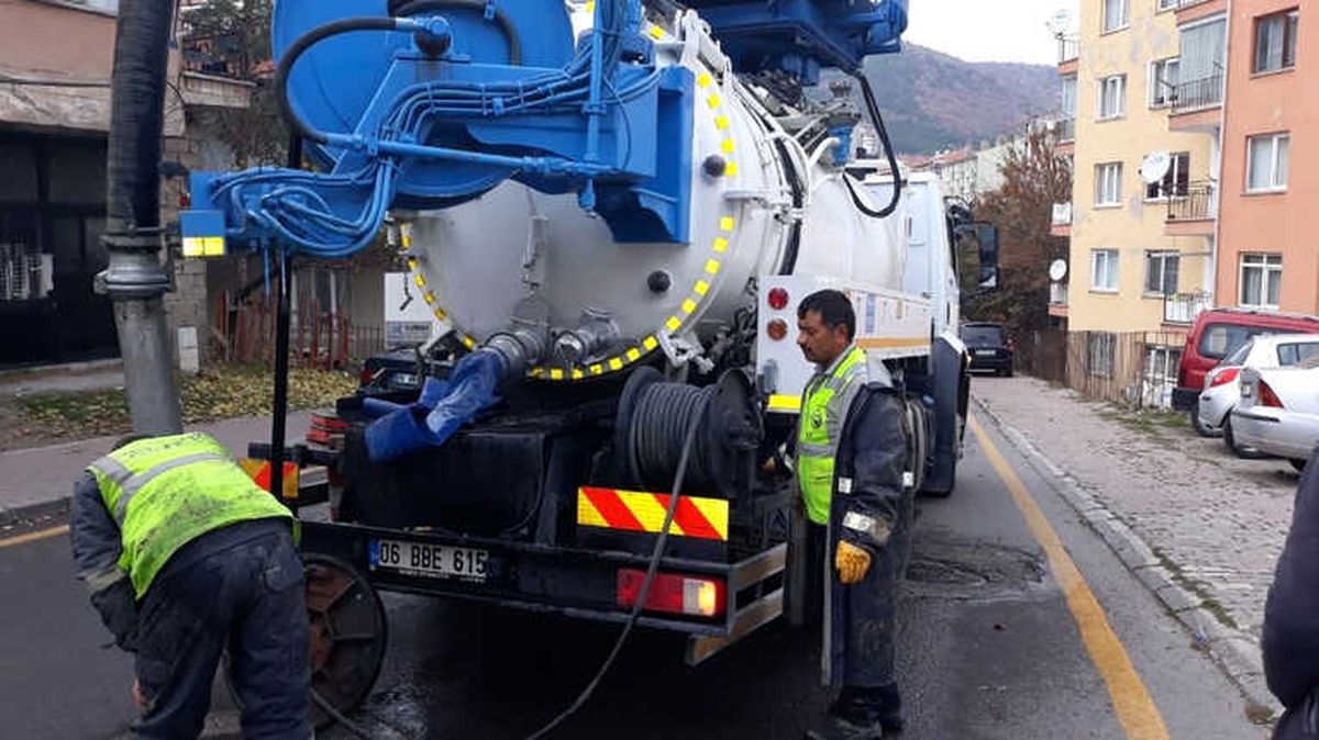 Kızılcahamam\'da Izgara ve Rögar Kapakları Yenilendi