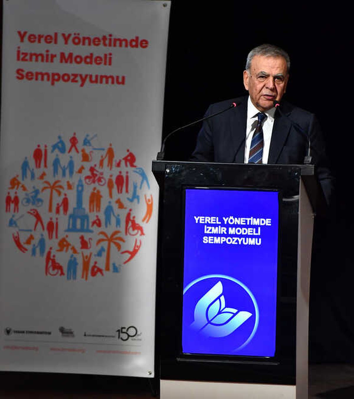 Kocaoğlu\'nu "Beyaz Kitapla" Anlattı