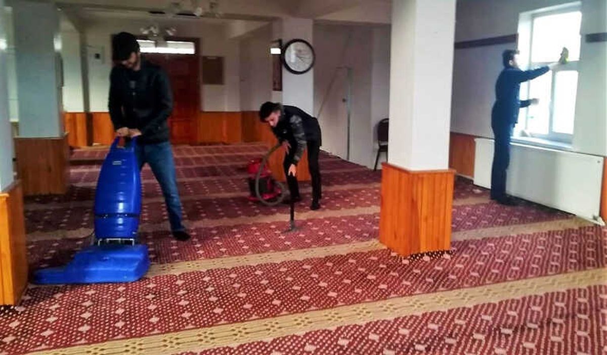 Kyk\'lı Gençler Tercan\'da Cami Temizlediler
