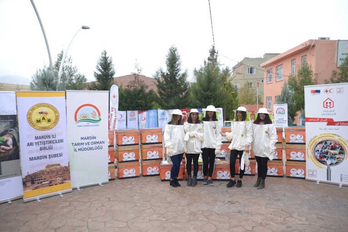Mardin\'de 40 Kadına Arı Kovanları Teslim Edildi