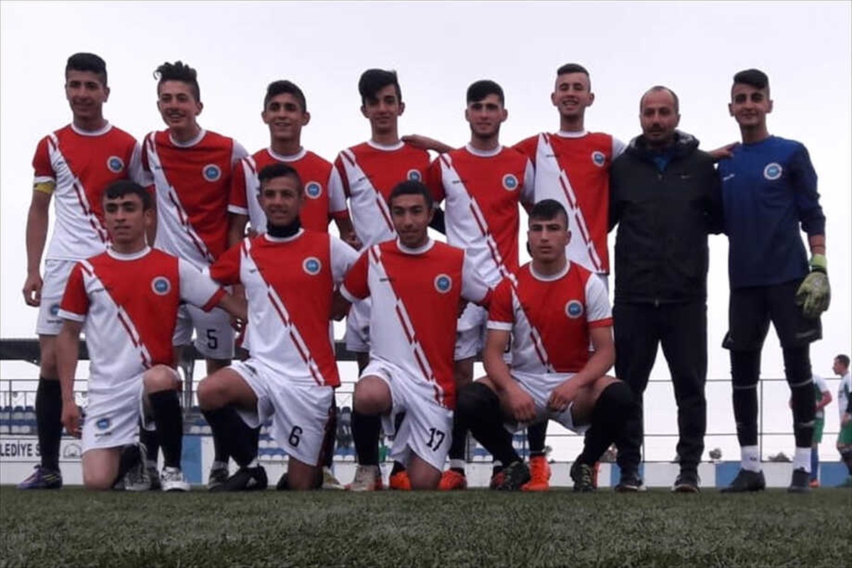 Midyat\'ta Okul Sporları Futbol Müsabakası