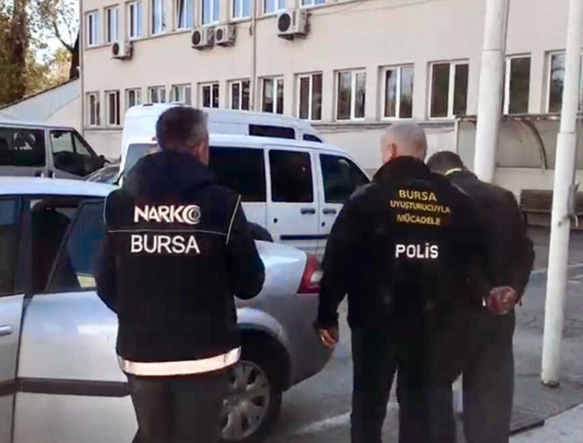 Narkotik Baskınında 3 Kişi Gözaltına Alındı