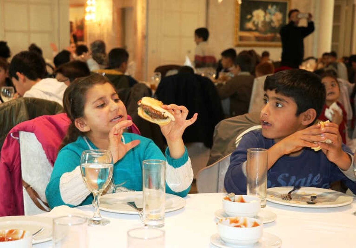 İlk Defa Hamburger Yiyip Otelle Tanıştılar