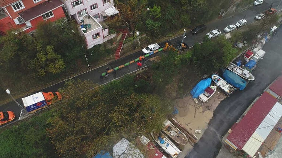 Sarıyer\'de Çöken Yol Havadan Görüntülendi