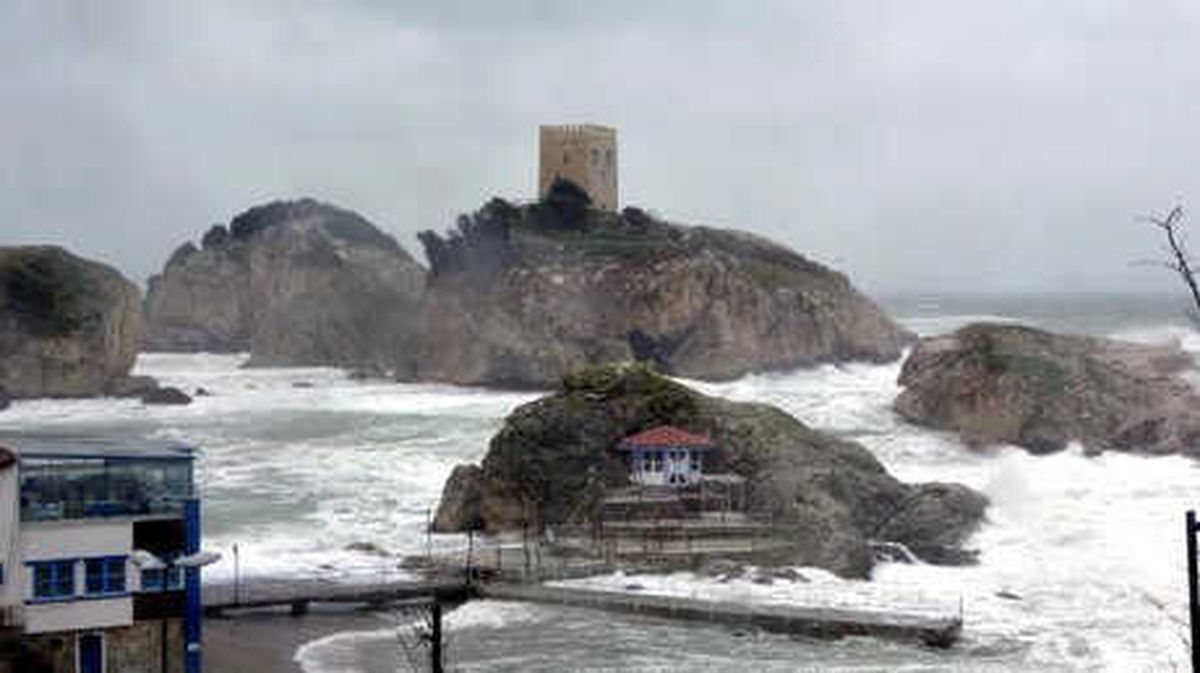 Şile ve Karaburun Sahilinde Dev Dalgalar