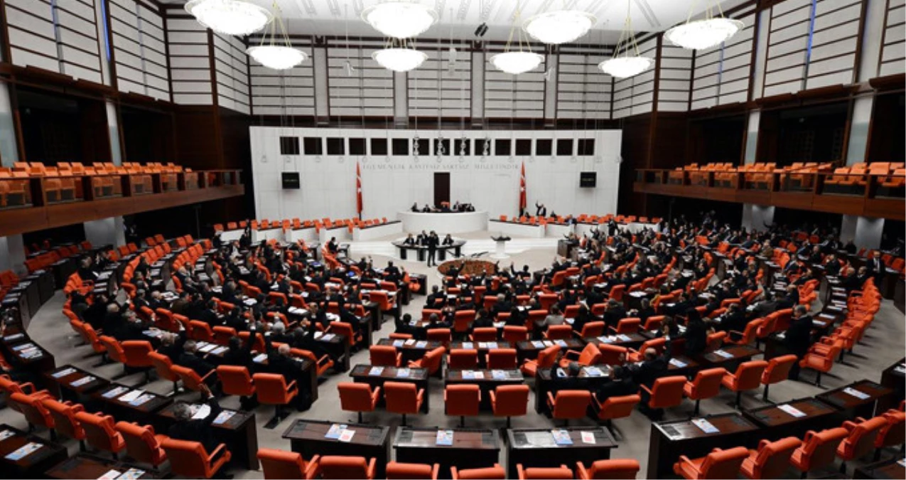 \'T.C. İbaresi Yeniden Getirilsin\' Önergesinde, MHP ve HDP Çekimser Oy Kullandı