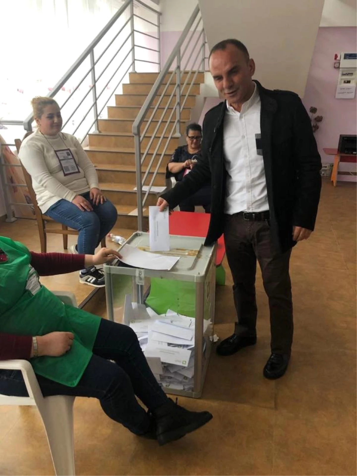 Türkiye\'den Kaçan Öztürk Gürcistan\'da Oy Kullandı