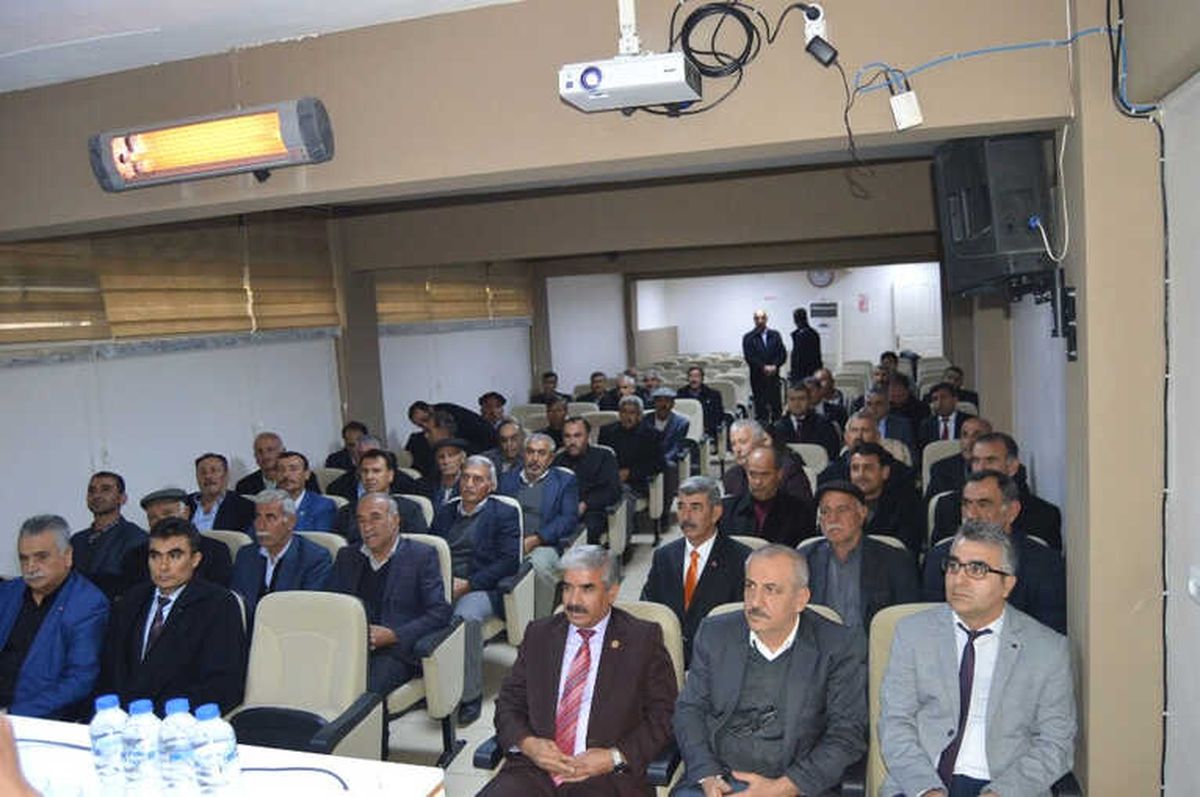 Üsteğmen Uçar Muhtarlarla Bir Araya Geldi