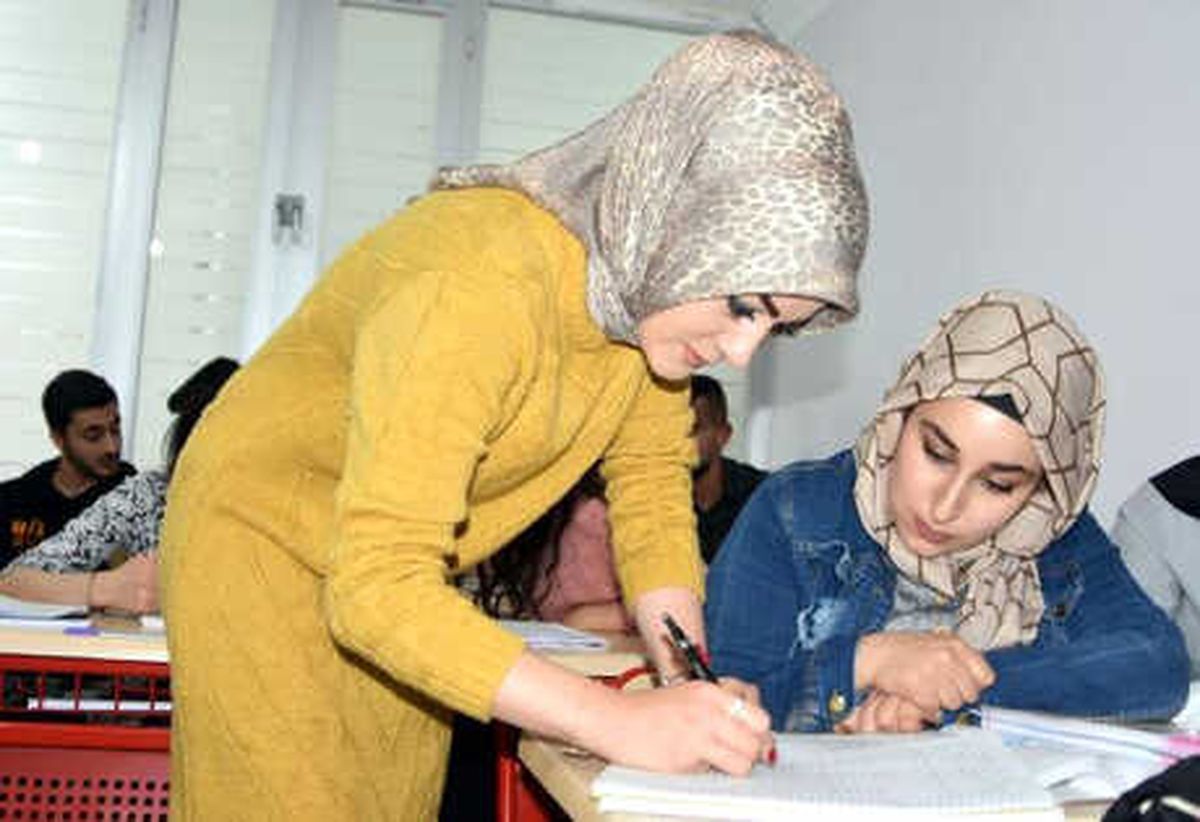 Van\'da Belediye Etüt Merkezinin Kızlarda Üniversite Başarısı