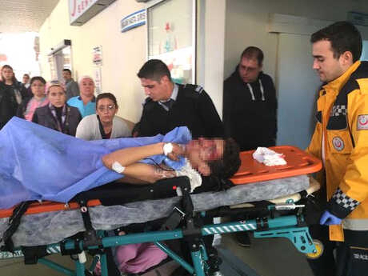 Ahmet, Vagon Üstünde Fotoğraf Çekerken Akıma Kapıldı