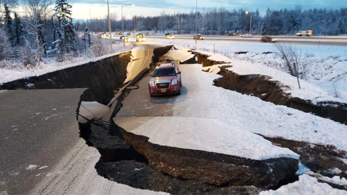 Alaska\'da Şiddetli Deprem: Yollar Çöktü, Binalarda Çatlaklar Oluştu