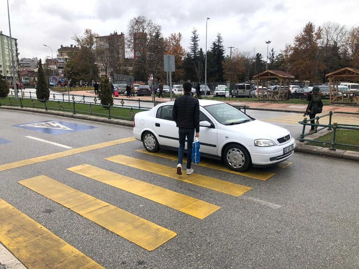 Araç Sürücüleri Dikkat