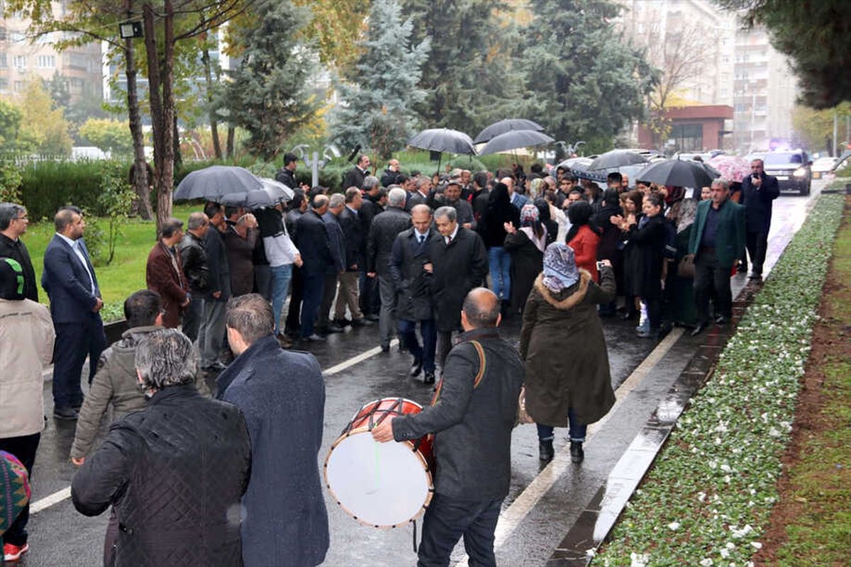 Atilla, Diyarbakır Büyükşehir Belediyesi\'nde Davul Zurna ile Karşılandı