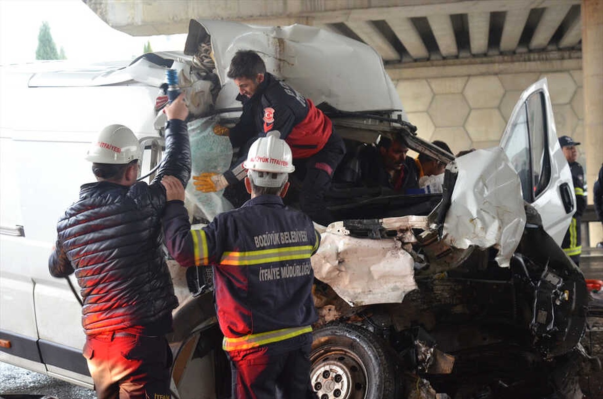 Bozüyük\'te Trafik Kazası: 1 Yaralı
