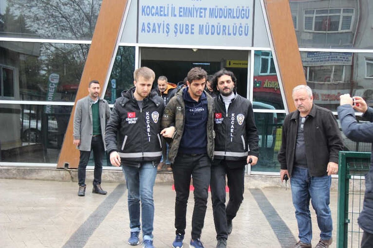 Cinayet Şüphelileri Sahte Kimlikle Gürcistan\'a Kaçarken Yakalandı