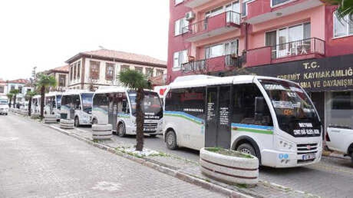 Edremit\'te Minibüsçüler Kontak Kapattı