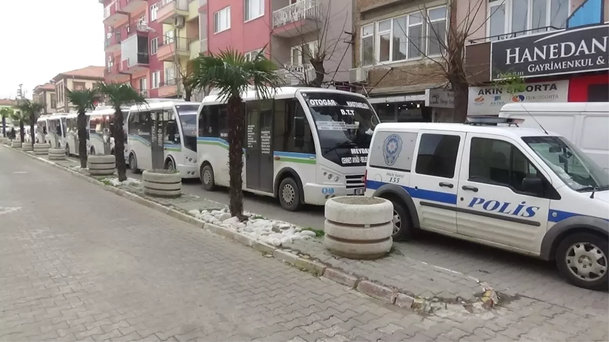 Edremit\'te Minibüsçüler Kontak Kontak Kapattı