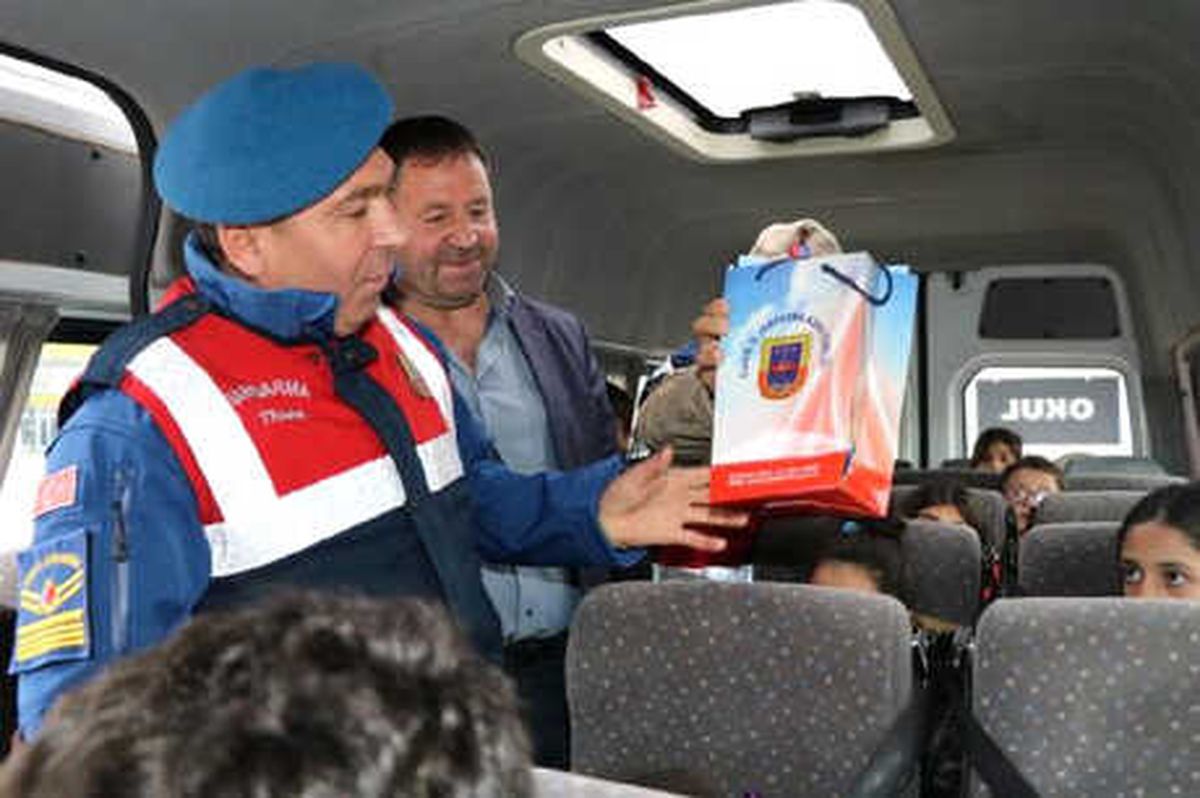 Elazığ\'da Jandarma, Öğrenci Servislerini Denetledi
