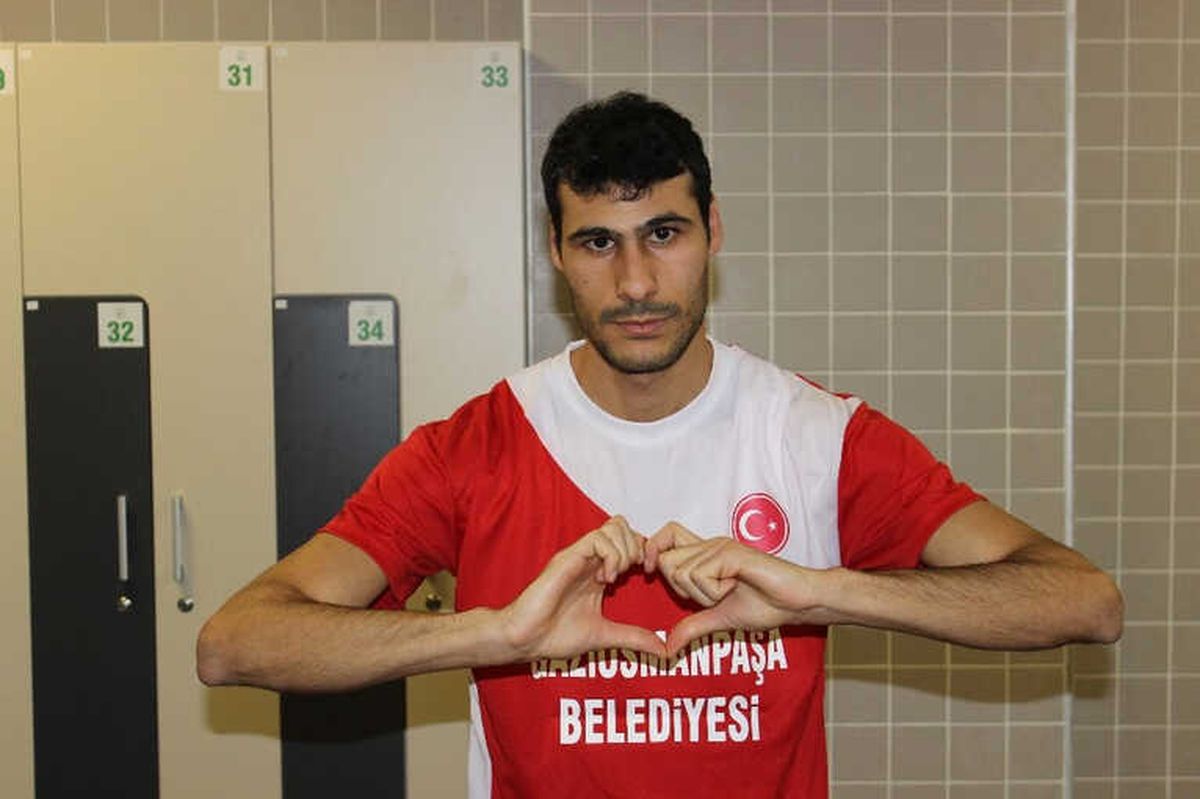 Gaziosmanpaşa\'da \'Engelsiz\' Futsal Maçı Renkli Görüntülere Sahne Oldu