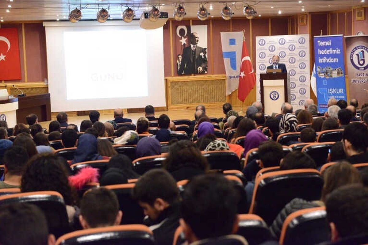 İşveren ve Öğrenciler Bartın Üniversitesi\'nde Bir Araya Geldi