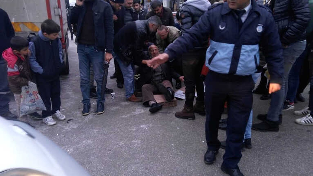 Kamyonetin Çarptığı Yaya Yaralandı