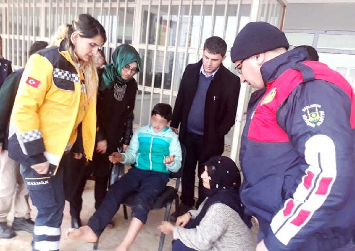 Korkuluğun Sivri Ucu Öğrencinin Ayağına Saplandı