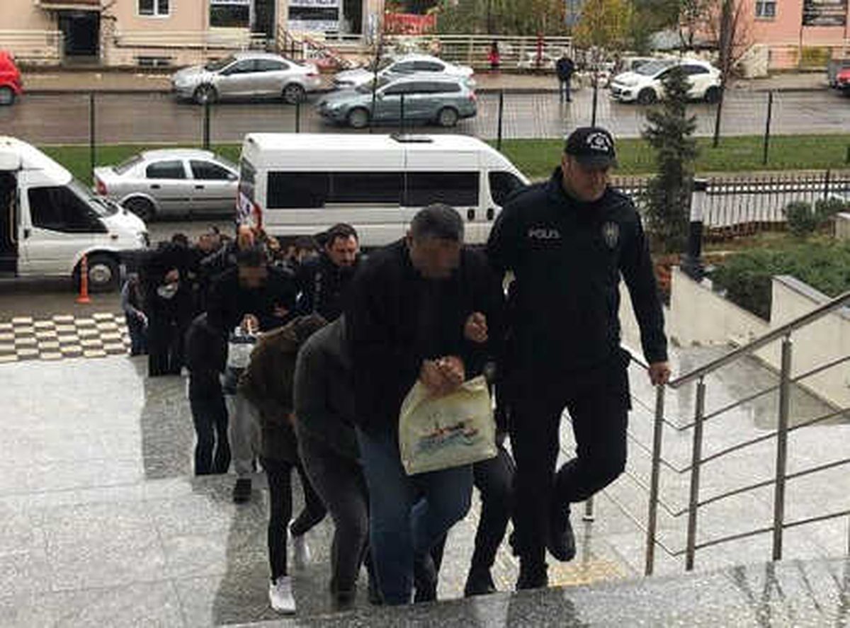 Kredi\' Vaadiyle Dolandırıcılık Yapanlara Operasyon: 17 Gözaltı (2)