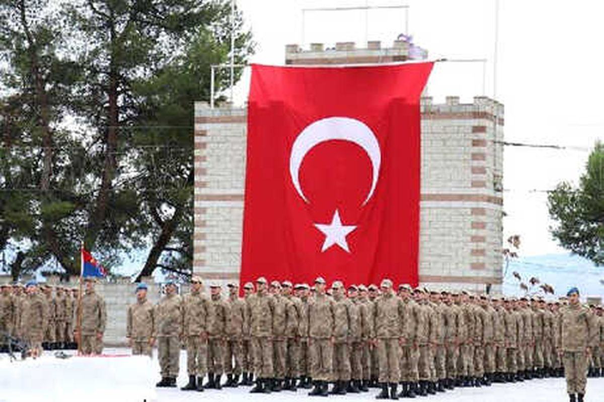 Manisa\'da Eğitimini Tamamlayan 900 Er Yemin Etti