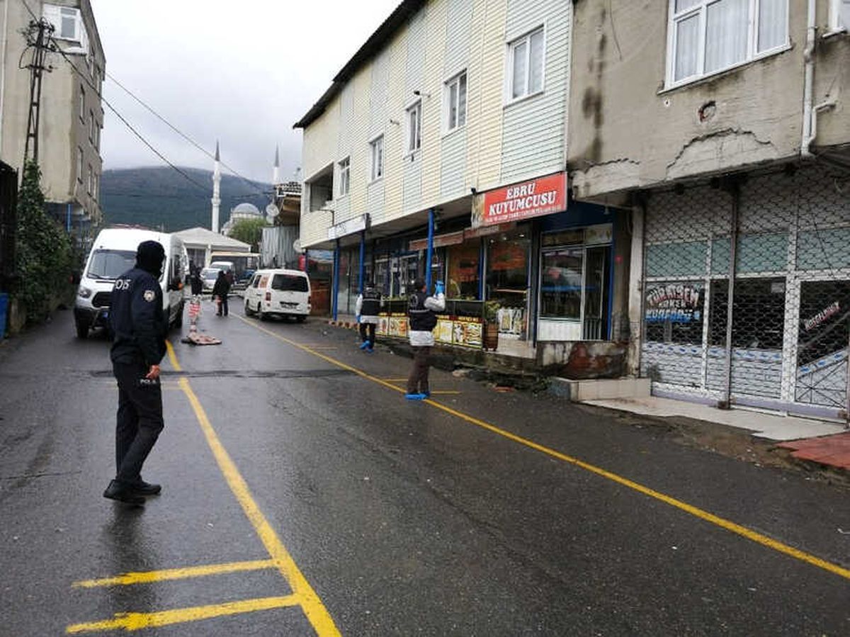 Pendik\'te Pompalı Tüfekli Soygun Girişimi: 1 Yaralı