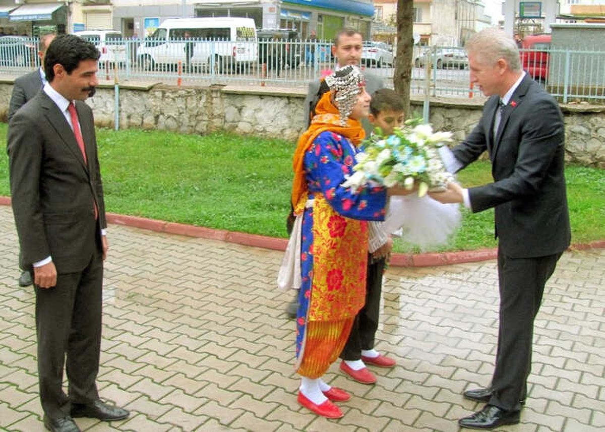 Vali Gül\'den Araban\'a Ziyaret