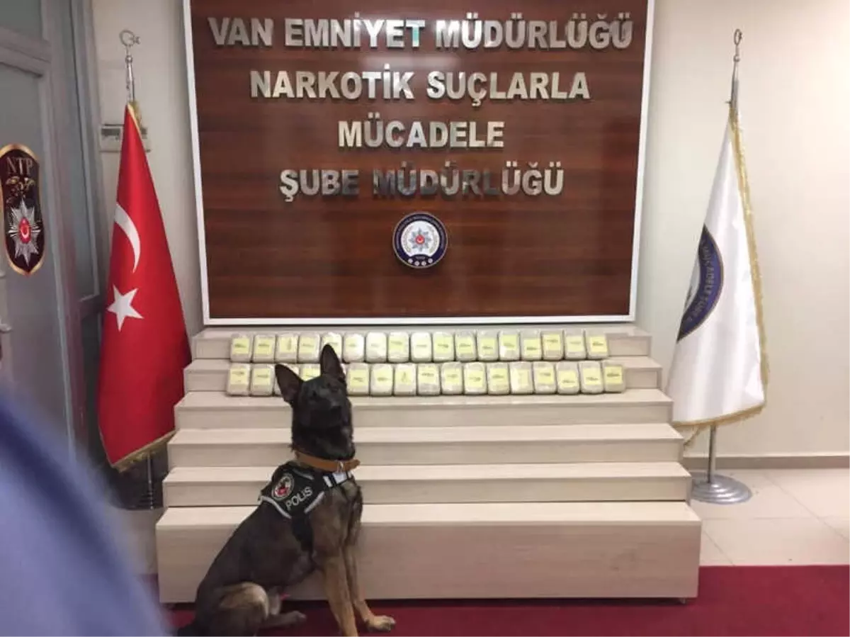 Van\'da 17 Kilo Eroin Ele Geçirildi