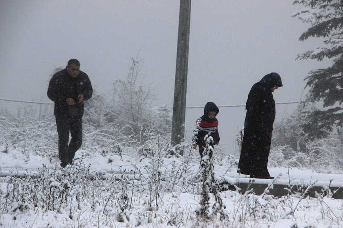 Vatandaşlar Bolu Dağı\'nda Durdu Karda Fotoğraf Çektirdi