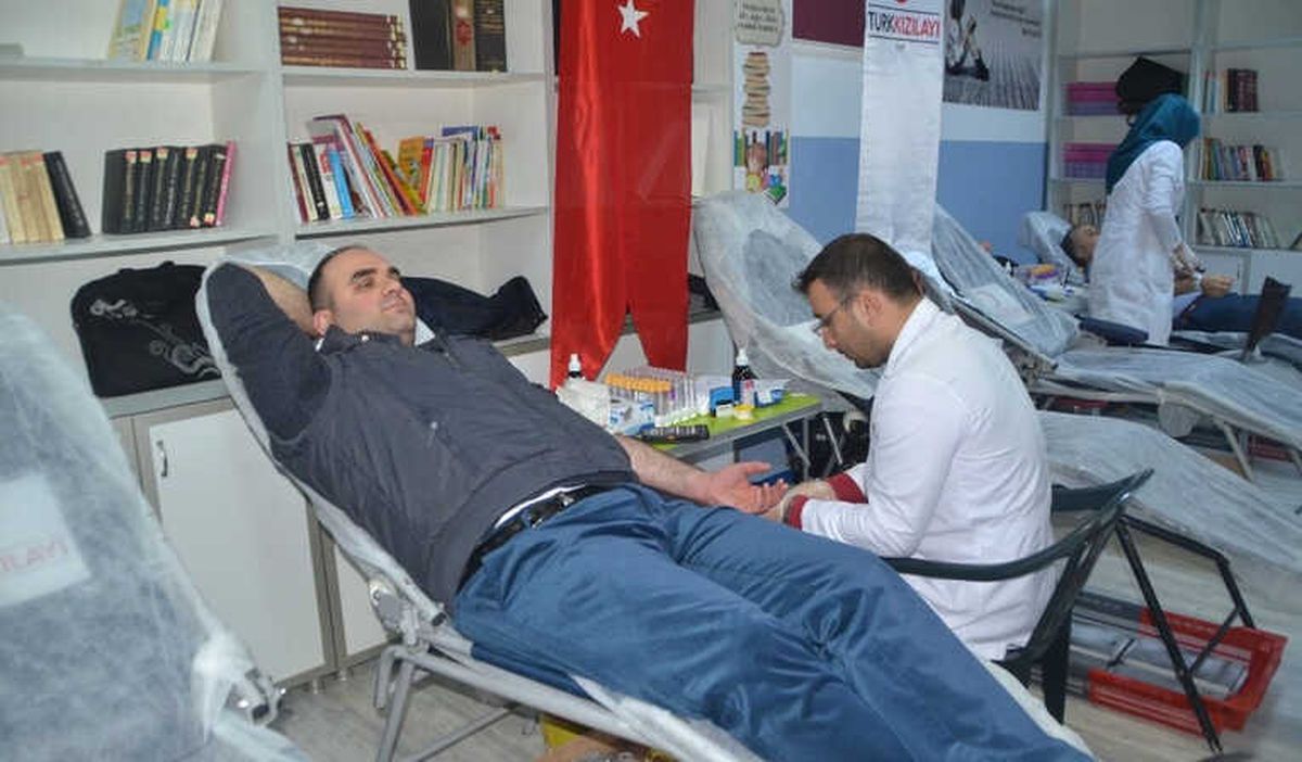 Veliler ve Öğretmenlerden Kan Bağışı