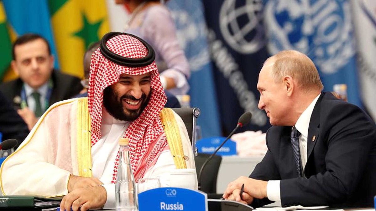 Video | G20 Zirvesi\'nde Putin ile Suudi Prens Selman\'dan Samimi Tokalaşma