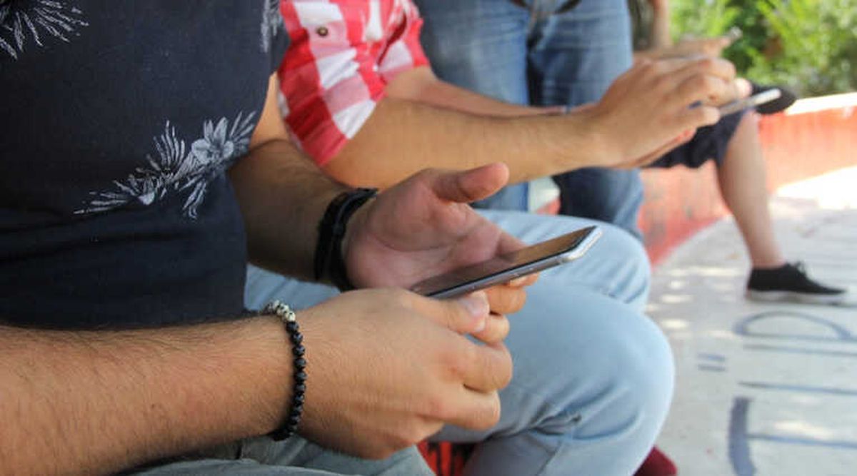 3 Çocuktan 2\'si Akıllı Telefon Kullanıyor