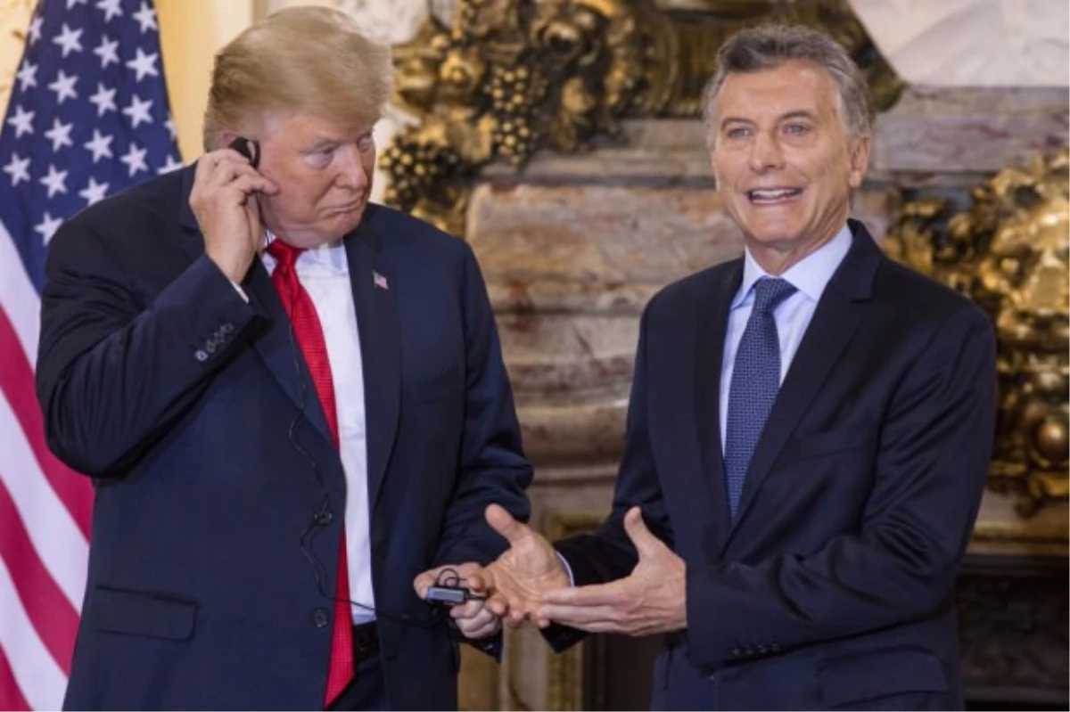 ABD Başkanı Trump, İspanyolca Tercümeyi Beğenmeyince Kulaklığı Yere Fırlattı
