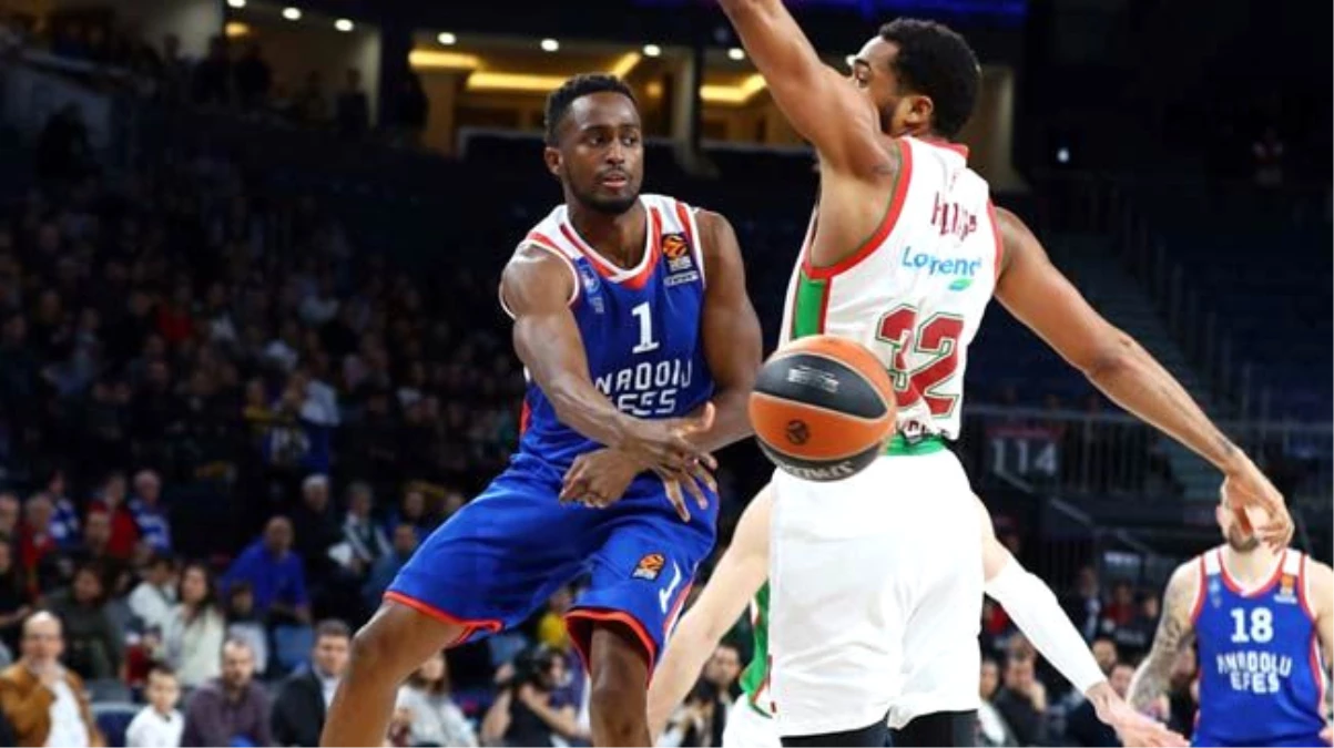 Anadolu Efes, Baskonia Engelini de Aştı: 96-85