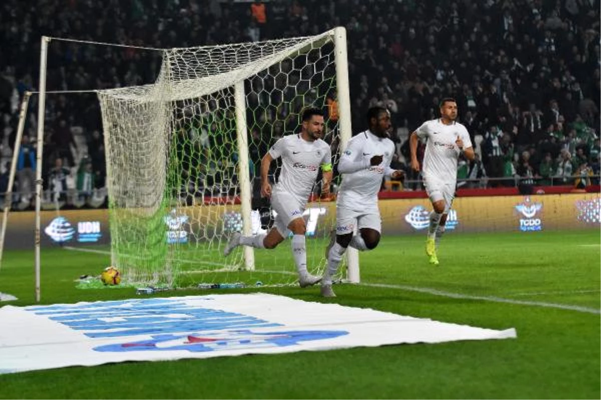 Atiker Konyasporlu Futbolcular 3 Puan Aldıkları İçin Mutlu