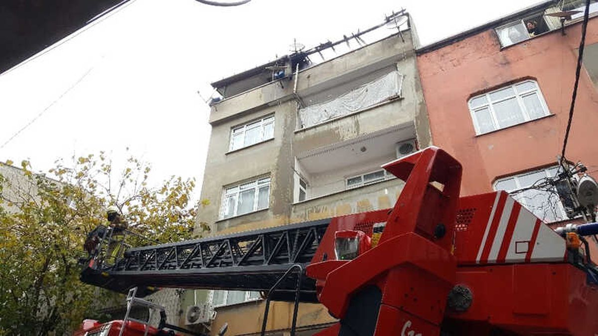 Bağcılar\'da Suriyeli Çiftin Kaldığı Evde Yangın Çıktı