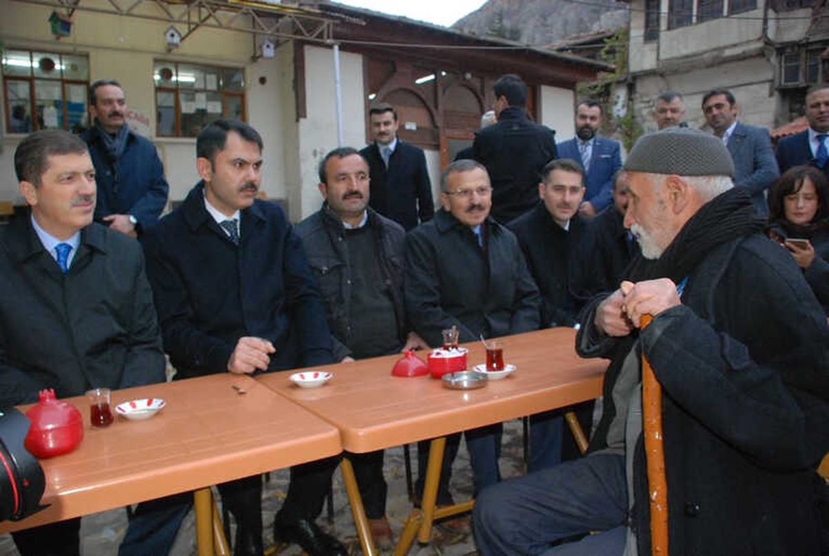 Bakan Kurum, Tokat\'ta Tarihi Mekanları Gezdi