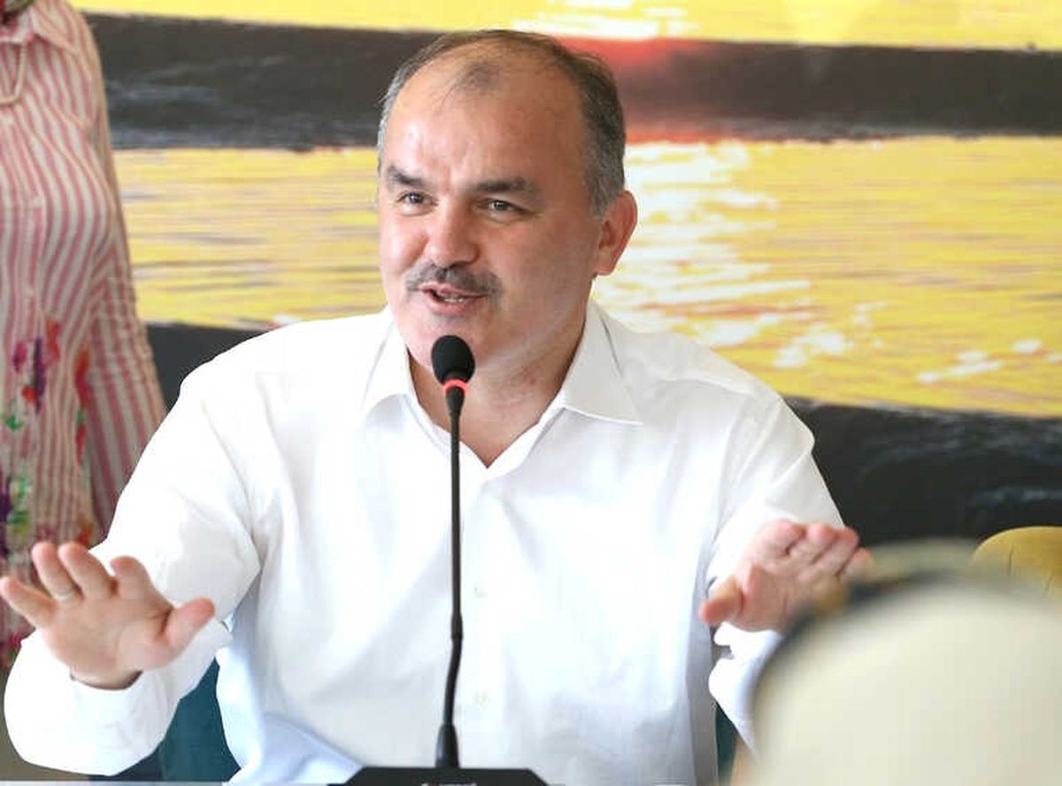 Başkan Gürlesin Vatandaşları Halk Gününe Davet Etti