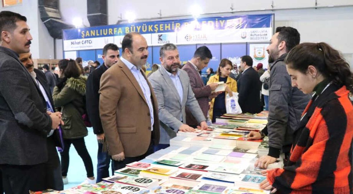 Çiftçi, Şanlıurfalı Yazarların İmza Gününe Katıldı