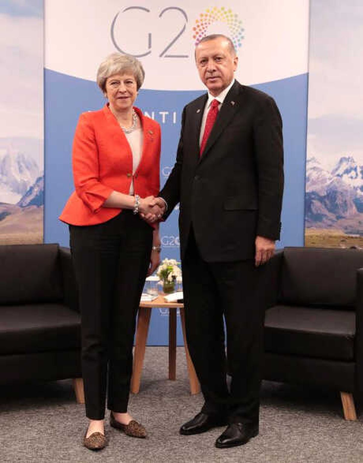 Cumhurbaşkanı Erdoğan, İngiltere Başbakanı Theresa May ile Görüştü