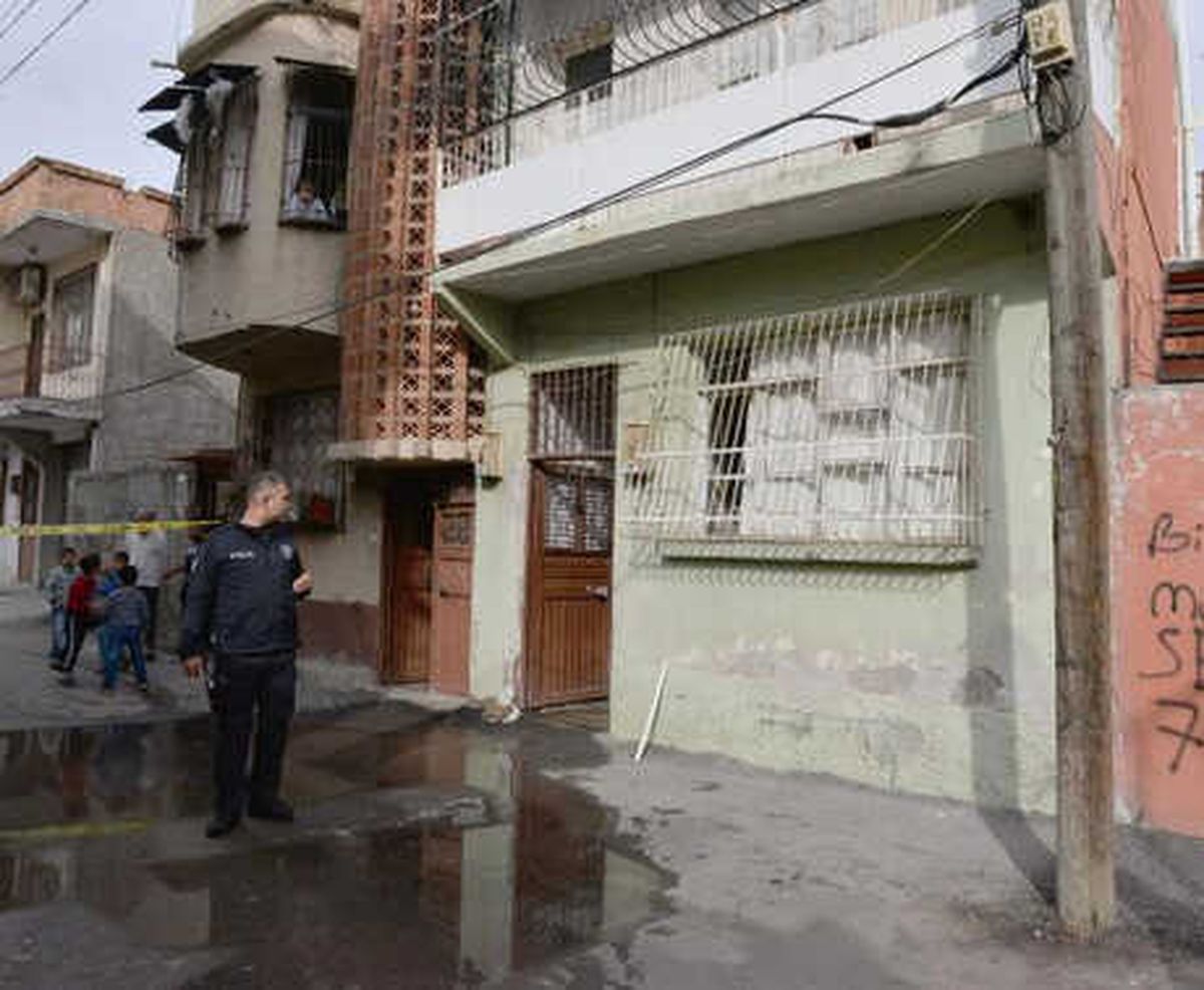 Damadının Evini Kurşunladı, Sokak Su İçinde Kaldı