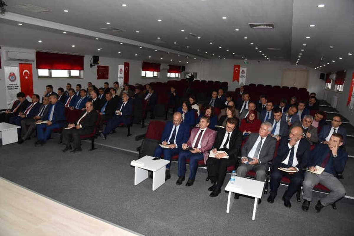 Denizli\'de Meslek Liseleri İçin Bir Araya Gelindi