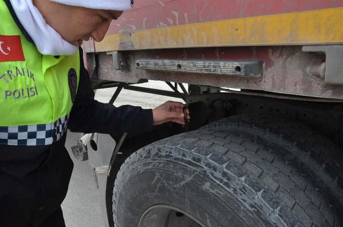 Denizli Polisinden Kış Lastiği Denetimi