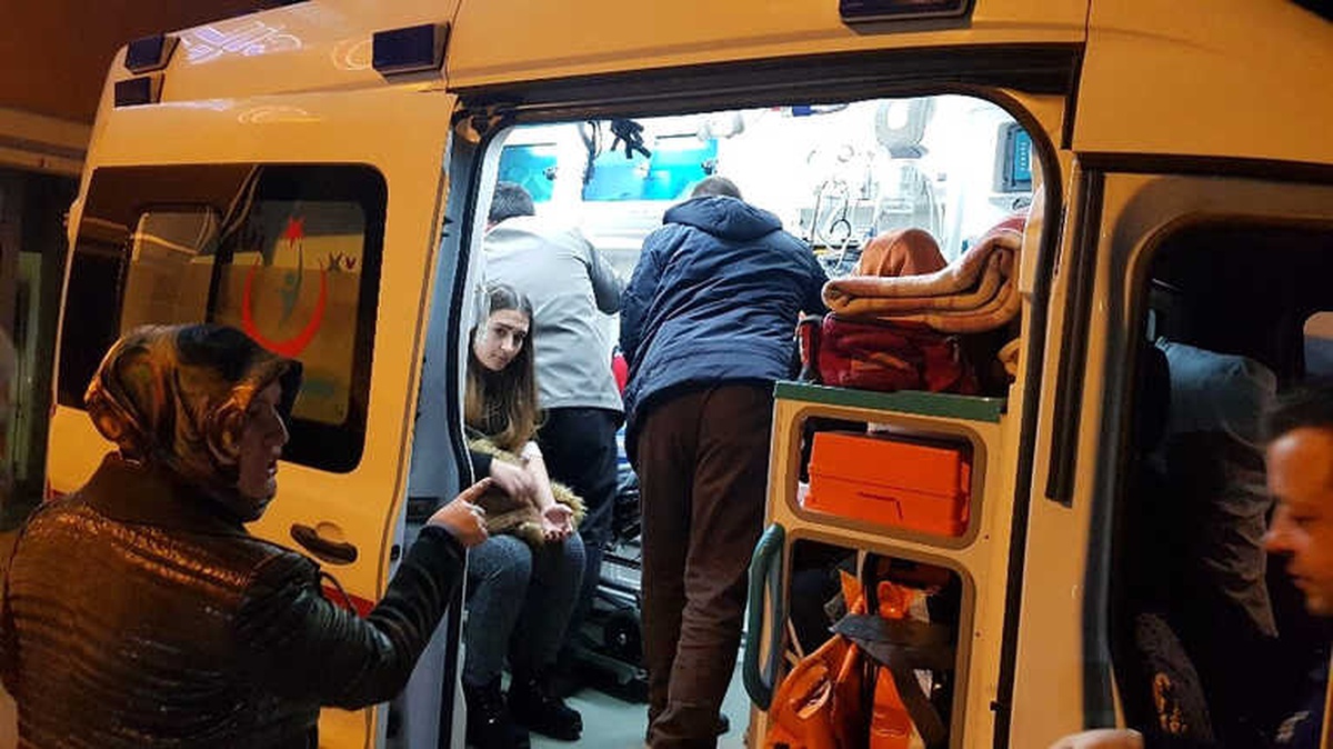 Ders Çalışırken Zehirlenen 8 Öğrenci Ankara\'ya Sevk Edildi
