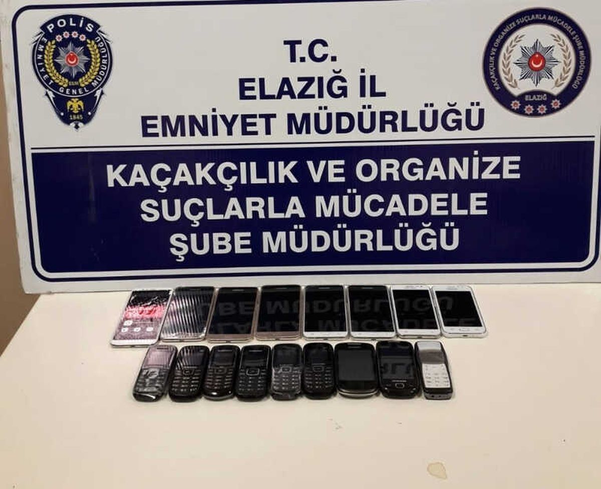 Elazığ\'da 17 Adet Kaçak Telefon Ele Geçirildi
